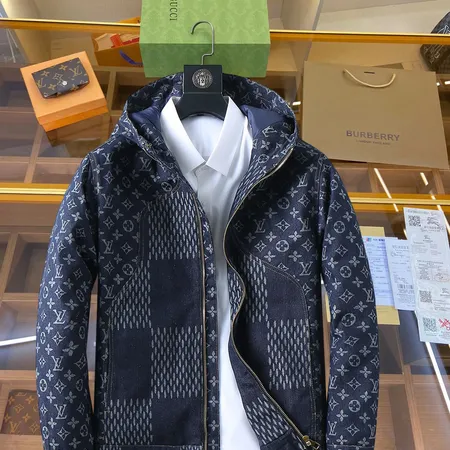 ルイヴィトン ダウンジャケット