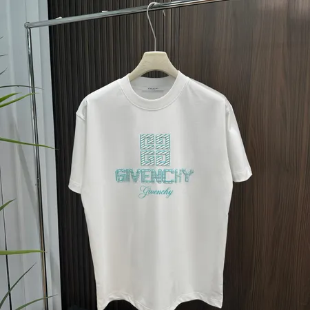 ジバンシィ Tシャツ