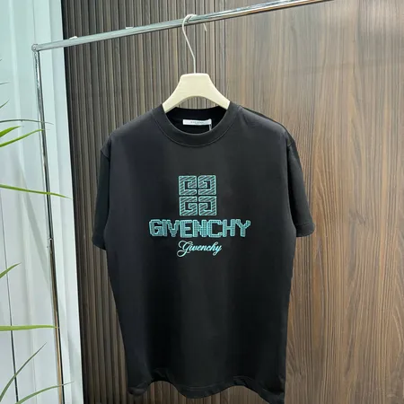 ジバンシィ Tシャツ