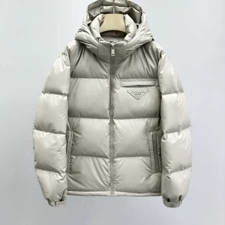 プラダ ダウンジャケット