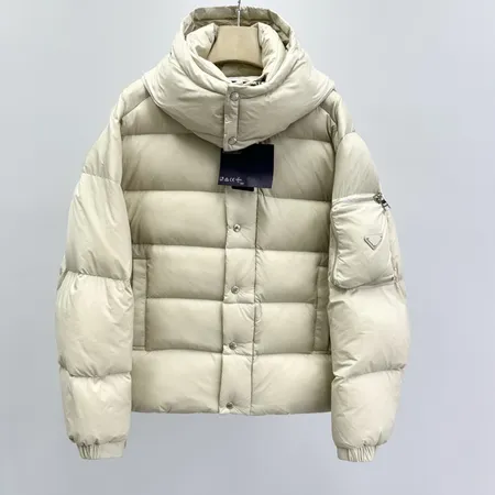 プラダ ダウンジャケット