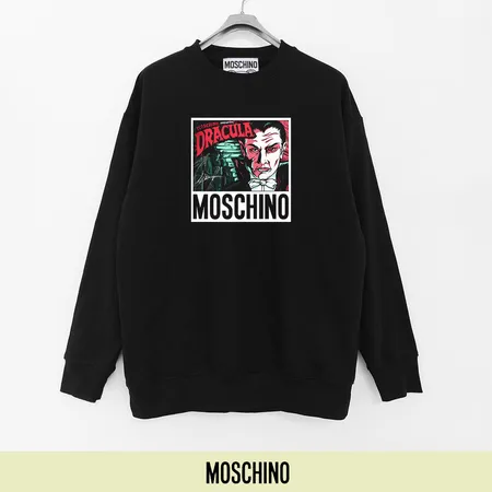 モスキーノ パーカー