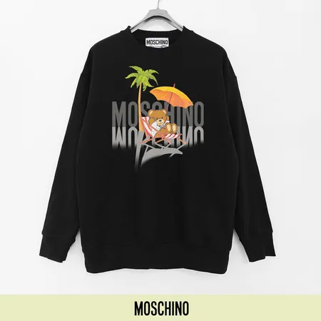 モスキーノ パーカー