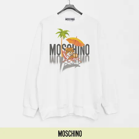 モスキーノ パーカー