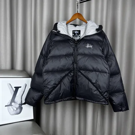 ステューシー ダウンジャケット