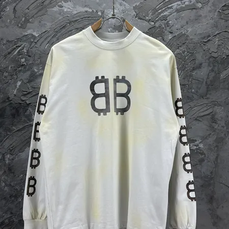 バレンシアガ パーカー