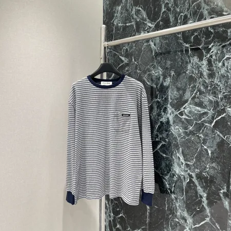 ミュウミュウ Tシャツ