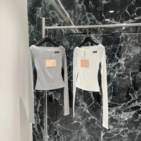 ミュウミュウ Tシャツ