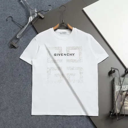 ジバンシィ Tシャツ