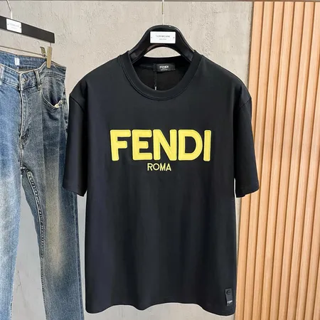 フェンディ Tシャツ