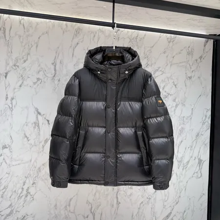 フェンディ ダウンジャケット