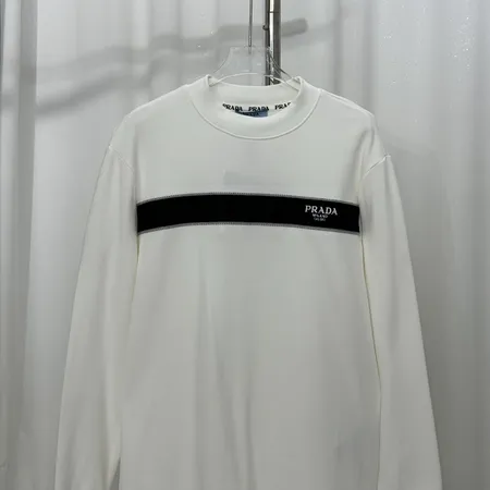 プラダ Tシャツ