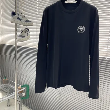 フェンディ Tシャツ