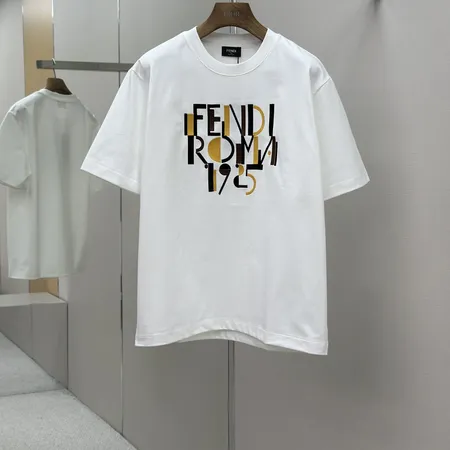 フェンディ Tシャツ