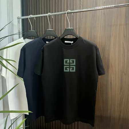 ジバンシィ Tシャツ