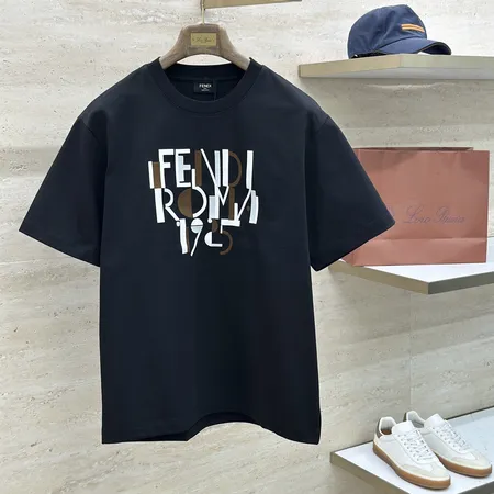 フェンディ Tシャツ
