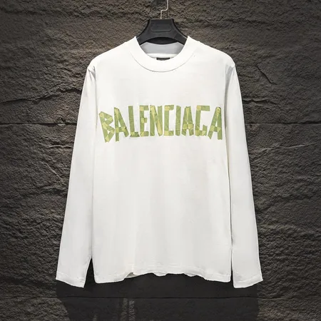 バレンシアガ Tシャツ