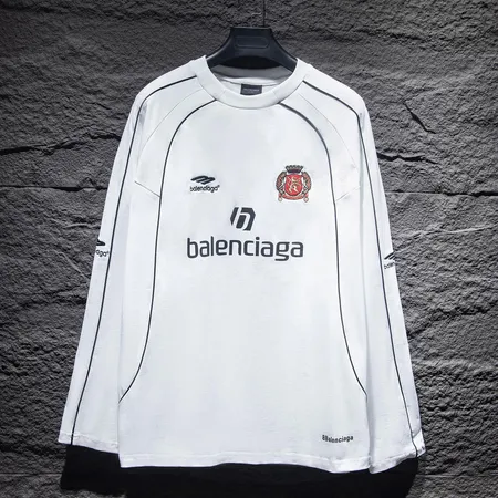 バレンシアガ Tシャツ