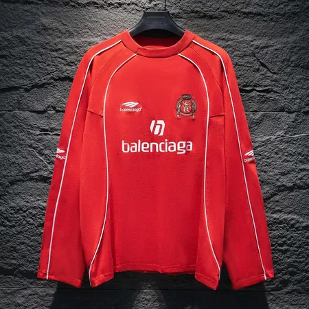 バレンシアガ Tシャツ