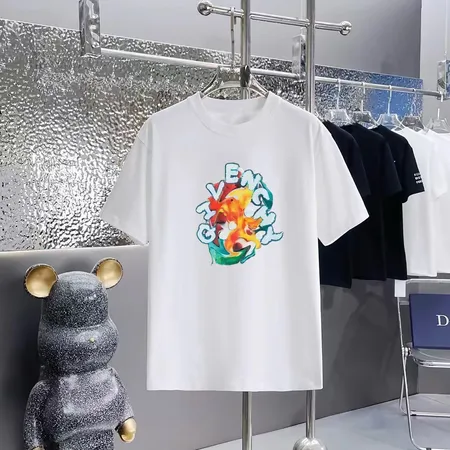 ジバンシィ Tシャツ