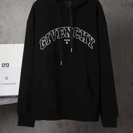 ジバンシィ パーカー