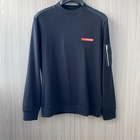 プラダ パーカー