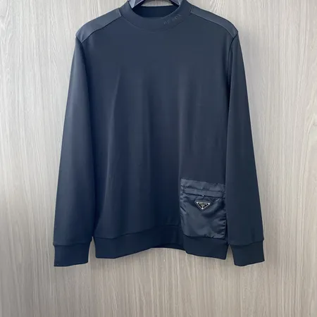 プラダ パーカー