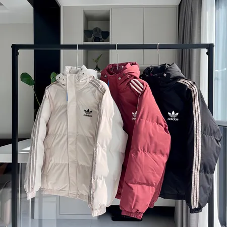 アディダス ダウンジャケット