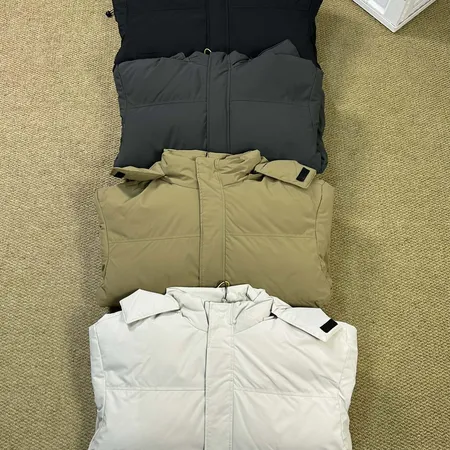 フェラガモ ダウンジャケット