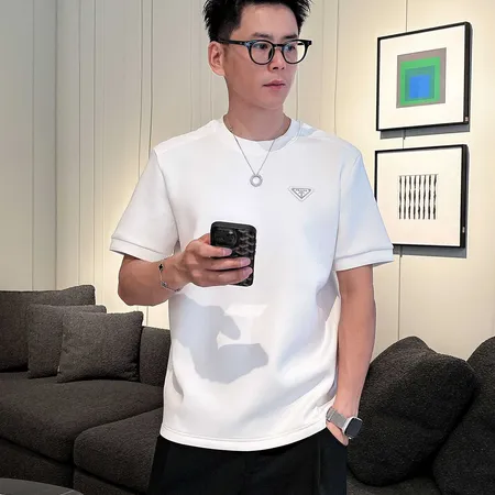 プラダ Tシャツ