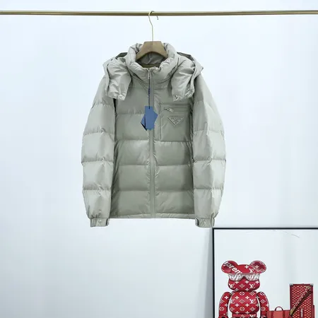 プラダ ダウンジャケット