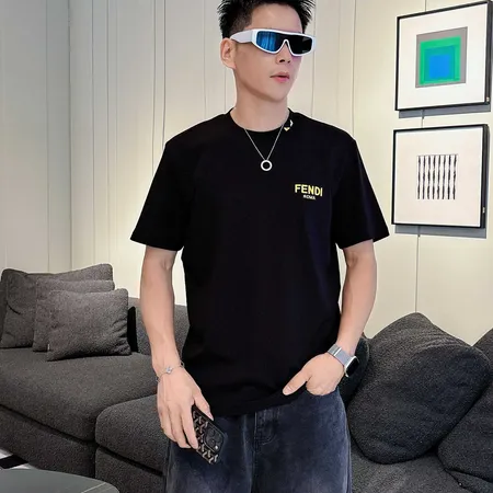 フェンディ Tシャツ