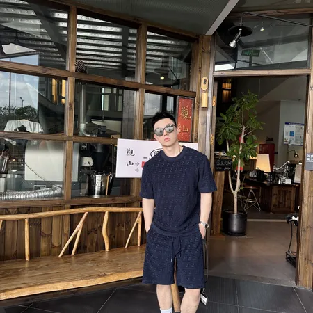 フェンディ Tシャツ