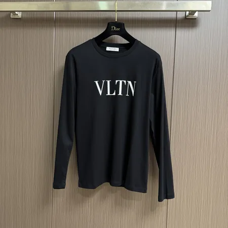 ヴァレンティノ Tシャツ