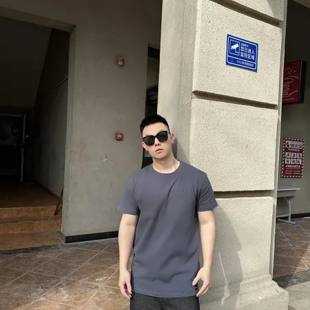 フェンディ Tシャツ