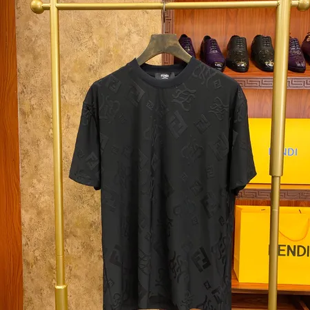 フェンディ Tシャツ
