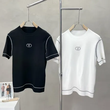 ヴァレンティノ Tシャツ