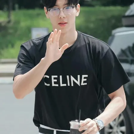 セリーヌ Tシャツ