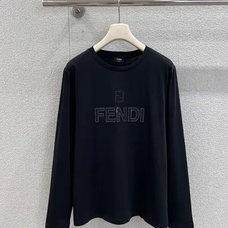 フェンディ Tシャツ