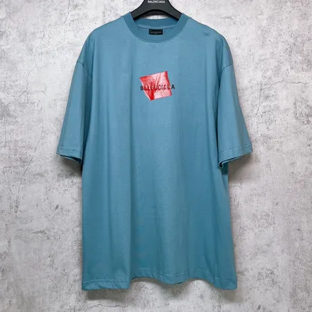 バレンシアガ Tシャツ