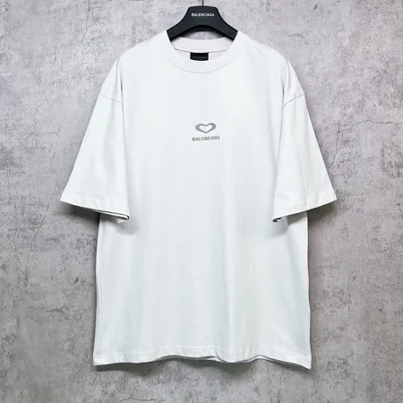 バレンシアガ Tシャツ