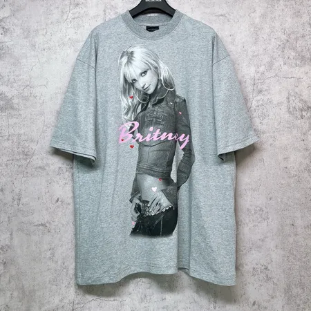 バレンシアガ Tシャツ