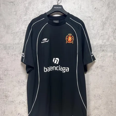 バレンシアガ Tシャツ