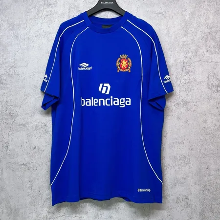 バレンシアガ Tシャツ