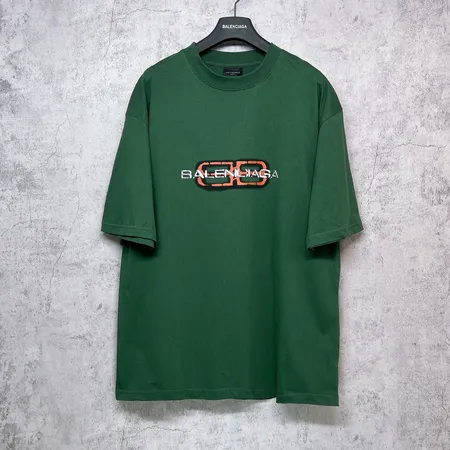 バレンシアガ Tシャツ