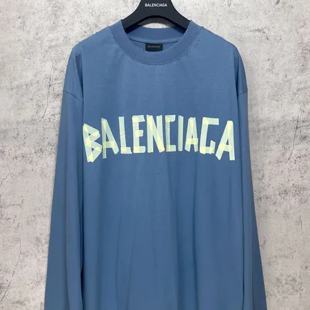 バレンシアガ Tシャツ