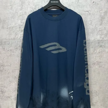 バレンシアガ Tシャツ