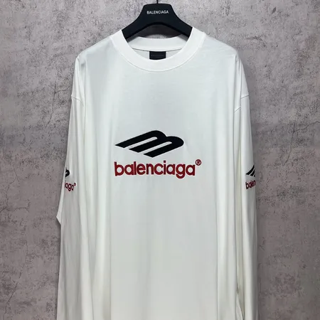 バレンシアガ Tシャツ