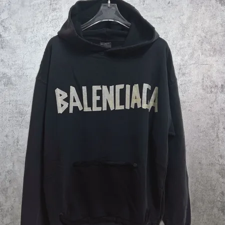 バレンシアガ パーカー