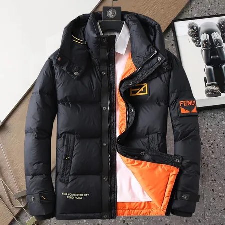 フェンディ ダウンジャケット